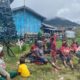 Sentuhan Kemanusiaan TNI di Lembah Sinak: Pelayanan Kesehatan Gratis untuk Warga Papua