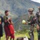 Demi Rakyat! Prajurit TNI Turun Langsung Borong Hasil Bumi Papua