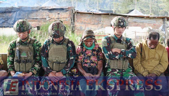 Doa dari Tengah Sunyi: Ibadah di Tengah Ancaman, Harapan di Pos Satgas TNI Eromaga