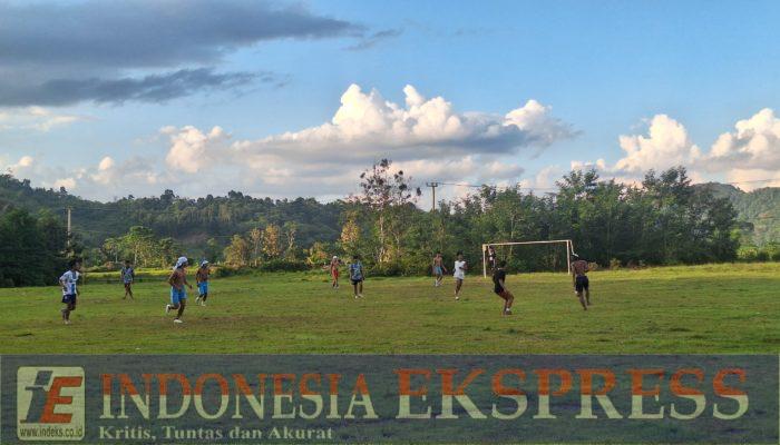 Satgas TMMD 125 Kodim 1417/Kendari Pasang Papan Roda Jembatan di Desa Awua Jaya