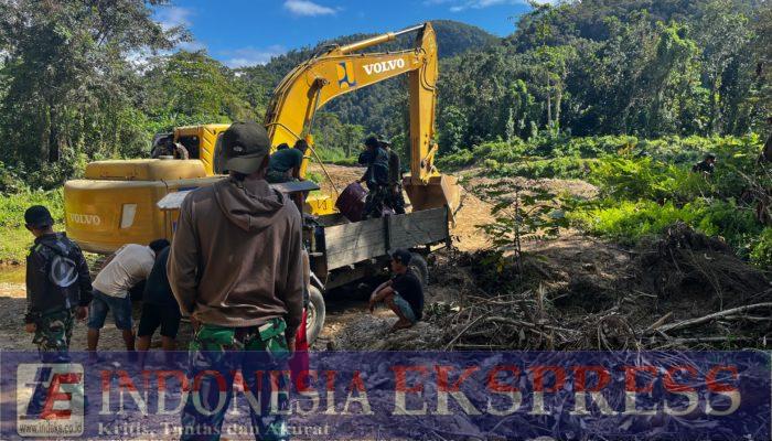 Percepat Pembangunan, Dump Truck Terus Suplai Material ke Lokasi Jalan TMMD 125 Kodim 1417/Kendari
