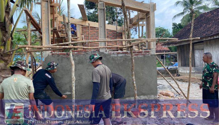 Satgas TMMD 125 Kodim 1417/Kendari Kebut Plesteran Dinding MCK Demi Tingkatkan Kualitas Sanitasi Warga