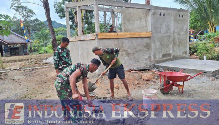 Pembangunan MCK Terus Dikebut Satgas TMMD 125 Kodim 1417/Kendari