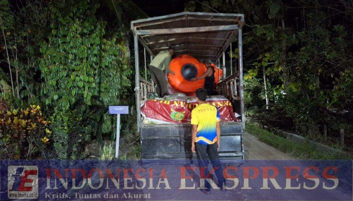 Satgas TMMD 125 Kodim 1417/Kdi Turunkan Material di Malam Hari, Bukti Komitmen Percepatan Pembangunan