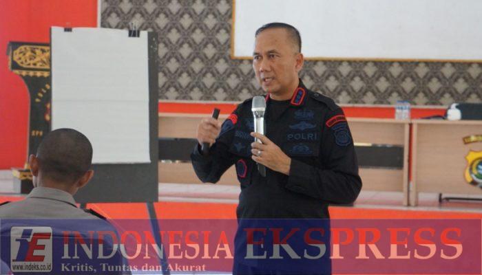 Dansat Brimob Polda Sultra Berikan Materi Filsafat Bhayangkara kepada Siswa Diktukba SPN Polda Sultra T.A. 2025