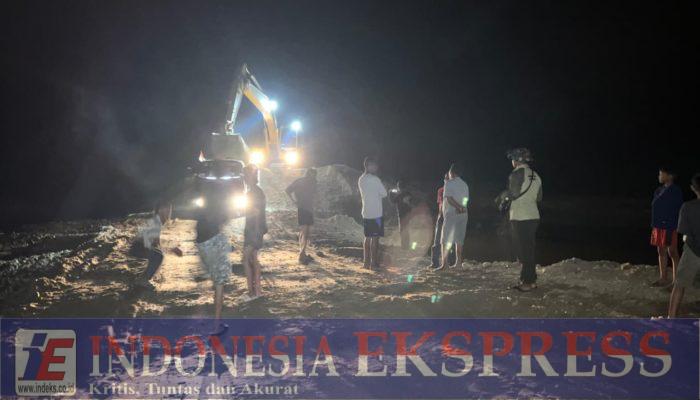 Alat Berat TMMD 125 Kodim 1417/Kdi Jadi Hiburan Malam Warga Asinua