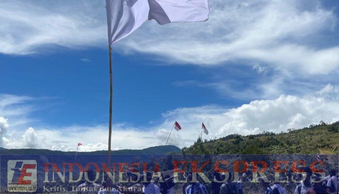 Merah Putih Berkibar di Puncak Jaya