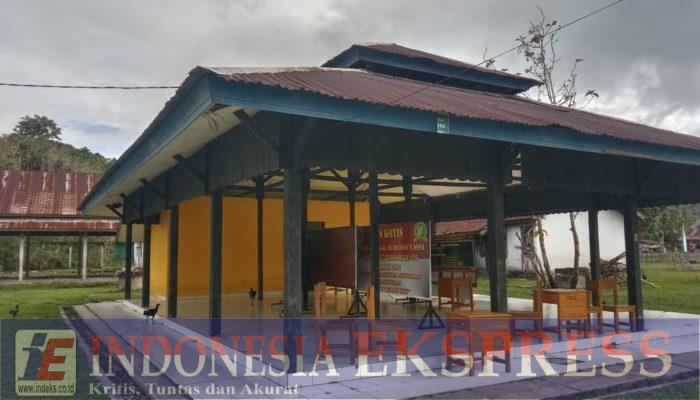 Balai Desa Awua Jaya Dipercantik Satgas TMMD 125 Kodim 1417/Kendari