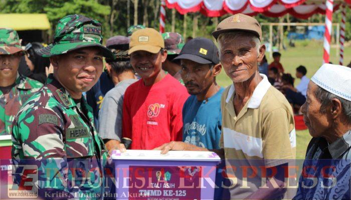 Usai Penutupan TMMD 125, Kodim 1417/Kendari Salurkan 200 Paket Tali Asih untuk Warga Asinua