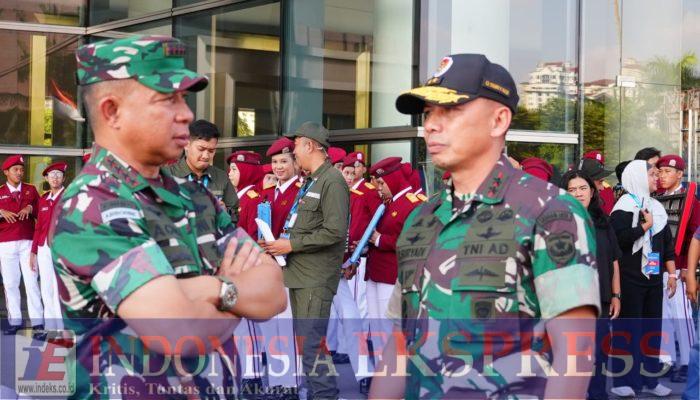 Panglima TNI Dampingi Presiden RI Beri  Pembekalan Kepala Sekolah dan Guru Sekolah Rakyat