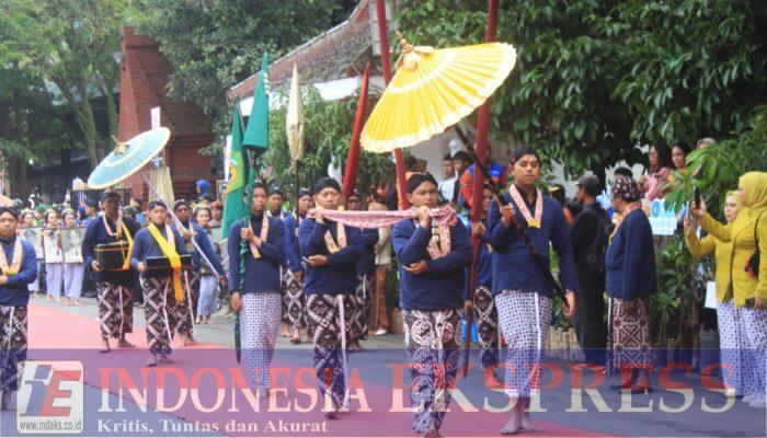 Berbusana Adat Jawa, Dandim Larut dalam Semarak Hari Jadi Trenggalek ke-831