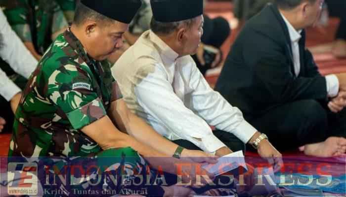 Panglima TNI Hadiri Peringatan Maulid Nabi Muhammad SAW 1447 H di Masjid Istiqlal