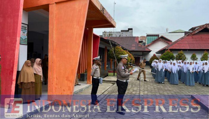 Polda Sultra Gelar Penyuluhan Etika Berlalu Lintas di SMKN 1 Kendari