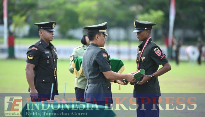 Kasdam VI/Mulawarman Tutup Pendidikan Pertama Tamtama Infanteri Gelombang II TA 2025 di Rindam VI/Mlw