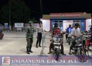 Babinsa Koramil 1417-04/Lainea Gelar Patroli Malam Bersama Komponen Pendukung di Desa Anduna