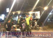 Babinsa Lainea Patroli Malam Bersama Warga, Ciptakan Rasa Aman di Desa Lamong Jaya