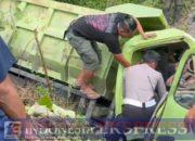 Dump Truck Terguling di Laeya Konawe Selatan Sopir Alami Luka Berat