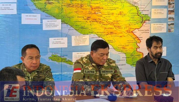 Panglima TNI Dampingi Menhan RI Tinjau Langsung Pengungsi Banjir di Pidie Jaya, Aceh