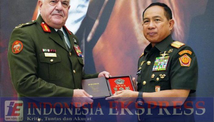 Kerja Sama Militer RI–Yordania Menguat, Panglima TNI Terima Kunjungan Kehormatan Mayor Jenderal Al Hnaity