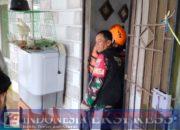 Babinsa Moncongloe Bersama Tim Gabungan Evakuasi Warga Terjebak Banjir di Maros