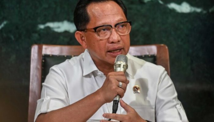 Bupati Aceh Selatan diberhentikan sementara karena tinggalkan daerah saat bencana