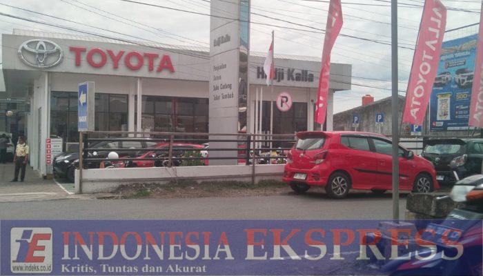 Penggunaan Bahu Jalan Depan Dealer Toyota di Soppeng Disorot, Warga Keluhkan Kemacetan