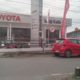Penggunaan Bahu Jalan Depan Dealer Toyota di Soppeng Disorot, Warga Keluhkan Kemacetan