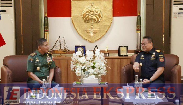 Pangdam XIV/Hasanuddin Terima Kunjungan Silaturahmi Kakanwil Bea Cukai Sulbagsel di Makodam