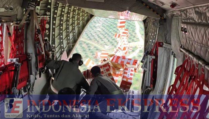 Dengan Metode Airdrop, TNI Kembali Suplai Logistik ke Wilayah Terisolasi Aceh Tamiang