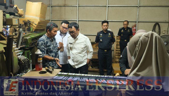 Bupati Soppeng dan Bea Cukai Parepare Tinjau Pabrik Rokok, Pastikan Kepatuhan Pita Cukai