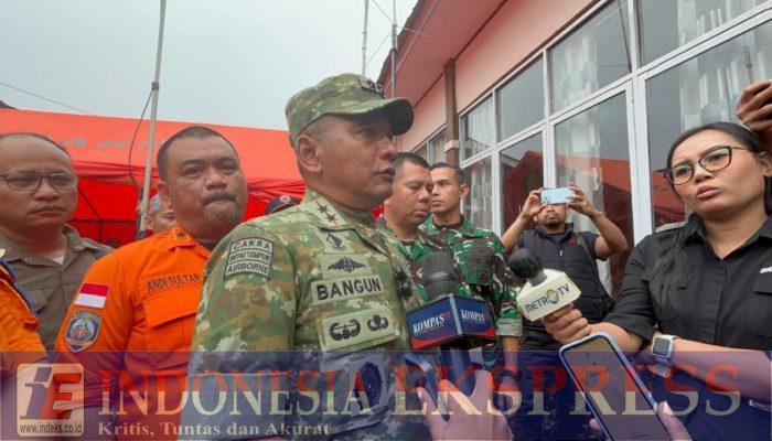Pantau Langsung Evakuasi Korban Pesawat ATR 42-500, Pangdam XIV/Hsn Pastikan Satu Korban di Temukan