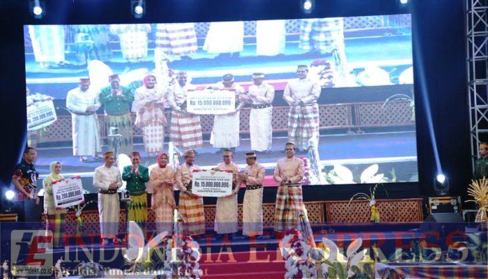 Kejutan di Hari Jadi ke-765, Gubernur Sulsel Gelontorkan Bantuan untuk Soppeng