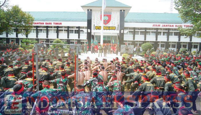 Markas Petarung Kodam XIV/Hsn Bergemuruh! Pangdam Sambut dan Lepas Kajati Sulsel Sebagai Warga Kehormatan