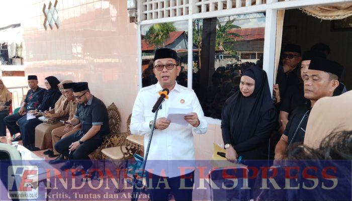 Bupati Soppeng Hadiri Langsung Upacara Pemakaman Tokoh Masyarakat Andi Akbar Singke
