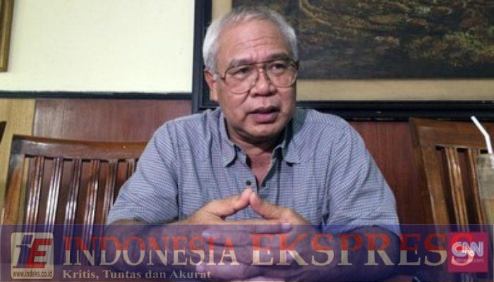 MENCARI INDEPENDENSI ABSOLUT DI BALIK TOGA DAN SERAGAM MILITER