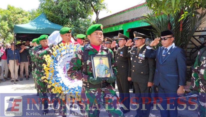 Dandim 1422/Maros Pimpin Upacara Pemakaman Militer Pelda Jalaluddin Makka