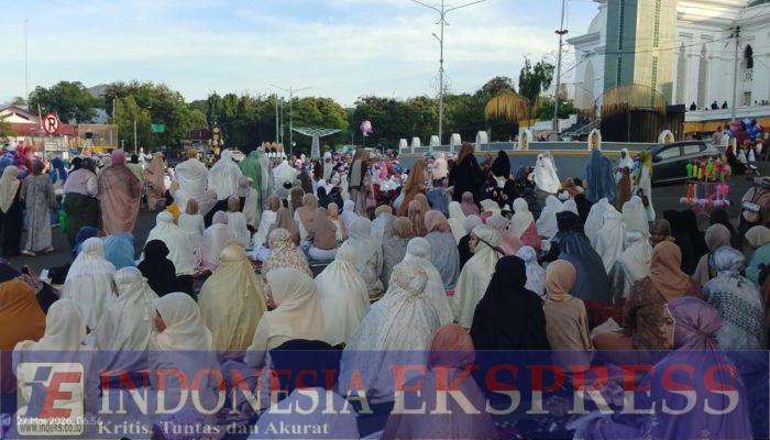 Ribuan Warga Padati Lapangan Gasis Watansoppeng, Pemkab Soppeng Gelar Shalat Idul Adha 1447 H