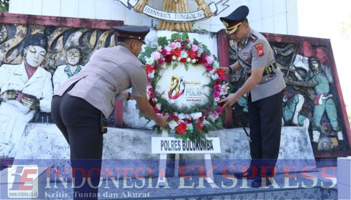 Kapolres Bulukumba Pimpin Ziarah dan Tabur Bunga Peringati Hari Bhayangkara ke-80