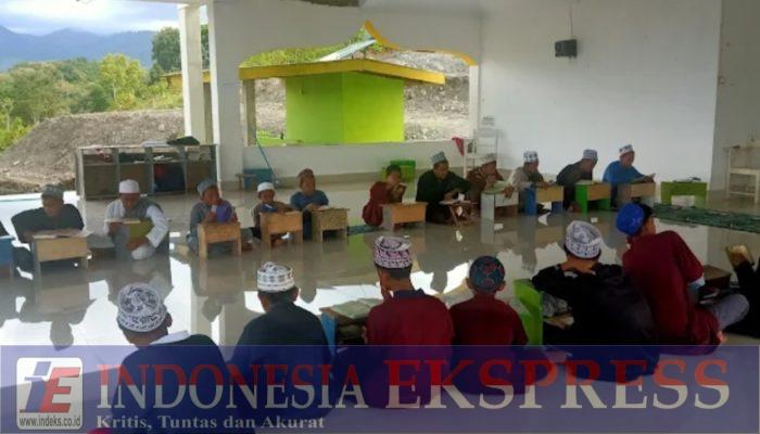 Ponpes Al Fatah Lamappapoleonro Intensifkan Program UMM, Santri Diterjunkan Makmurkan Masjid di Soppeng
