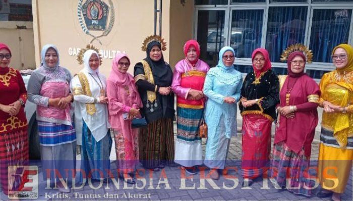 IKWI Sultra Raih Predikat 10 Besar Busana Adat Terbaik pada Peringatan HUT IKWI ke-65