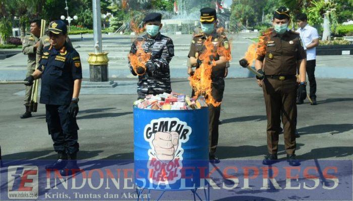 Kodaeral V Hadiri Pemusnahan 43,2 Juta Batang Rokok Ilegal Di Surabaya