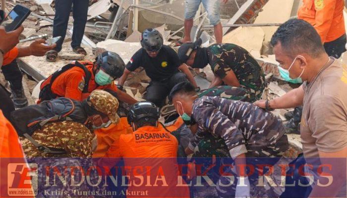 TNI Kerahkan Personel, Hercules, dan KRI Bantu Masyarakat Terdampak Gempa NTT