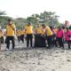 Kapolres Bulukumba Pimpin 200 Personel Bersihkan Pantai Merpati, Ajak Warga Jaga Lingkungan