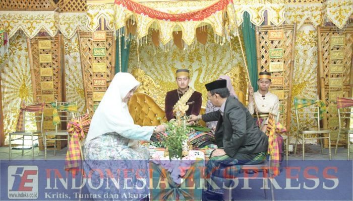 Didampingi Istri, Bupati Soppeng Hadiri Mappacci Briptu Andi Makkaraka, Cucu Andi Akbar Singke