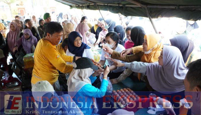 Pasar Murah HUT ke-81 TNI Diserbu Ratusan Emak-emak di Palopo, Harga Sembako Lebih Murah