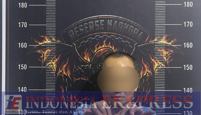 Bukan Hanya Satu, Satresnarkoba Polres Soppeng Amankan Pria 56 Tahun, Lima Paket Diduga Sabu Disita