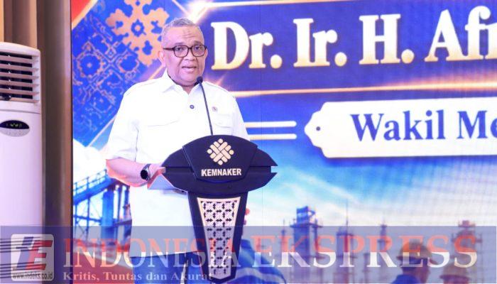 Wamenaker Dorong Teknisi Ponsel Tingkatkan Kompetensi, Masuk Inaskill 2026