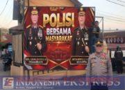 Aksi Kompak AKP Asep Sibli dan Personel Dirikan Baliho Baru di Gerbang Mako, Polsek Lalabata Siap Wujudkan “Polisi Bersama Masyarakat”