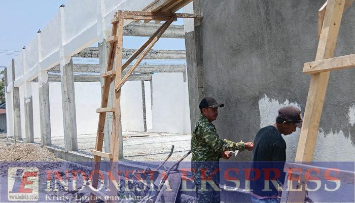 Babinsa Kodim 1403/Palopo Gotong Royong Bangun KDKMP Desa Raja, Perkuat Ekonomi dan Ketahanan Pangan
