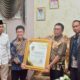 Bupati Soppeng Terima PWI Sulsel Award 2026 atas Komitmen Majukan Pendidikan